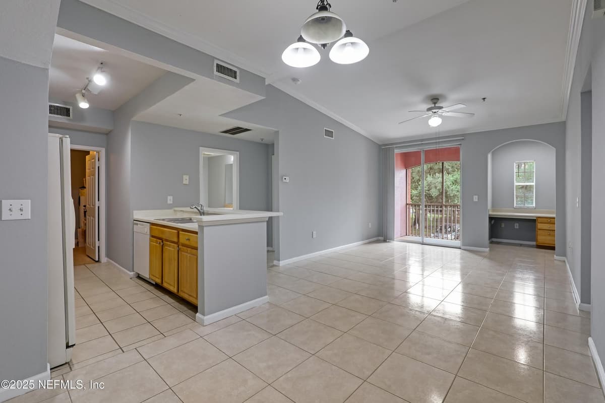 10075 GATE Parkway N 812, Jacksonville, FL 32246, Jacksonville, FL - photo 2