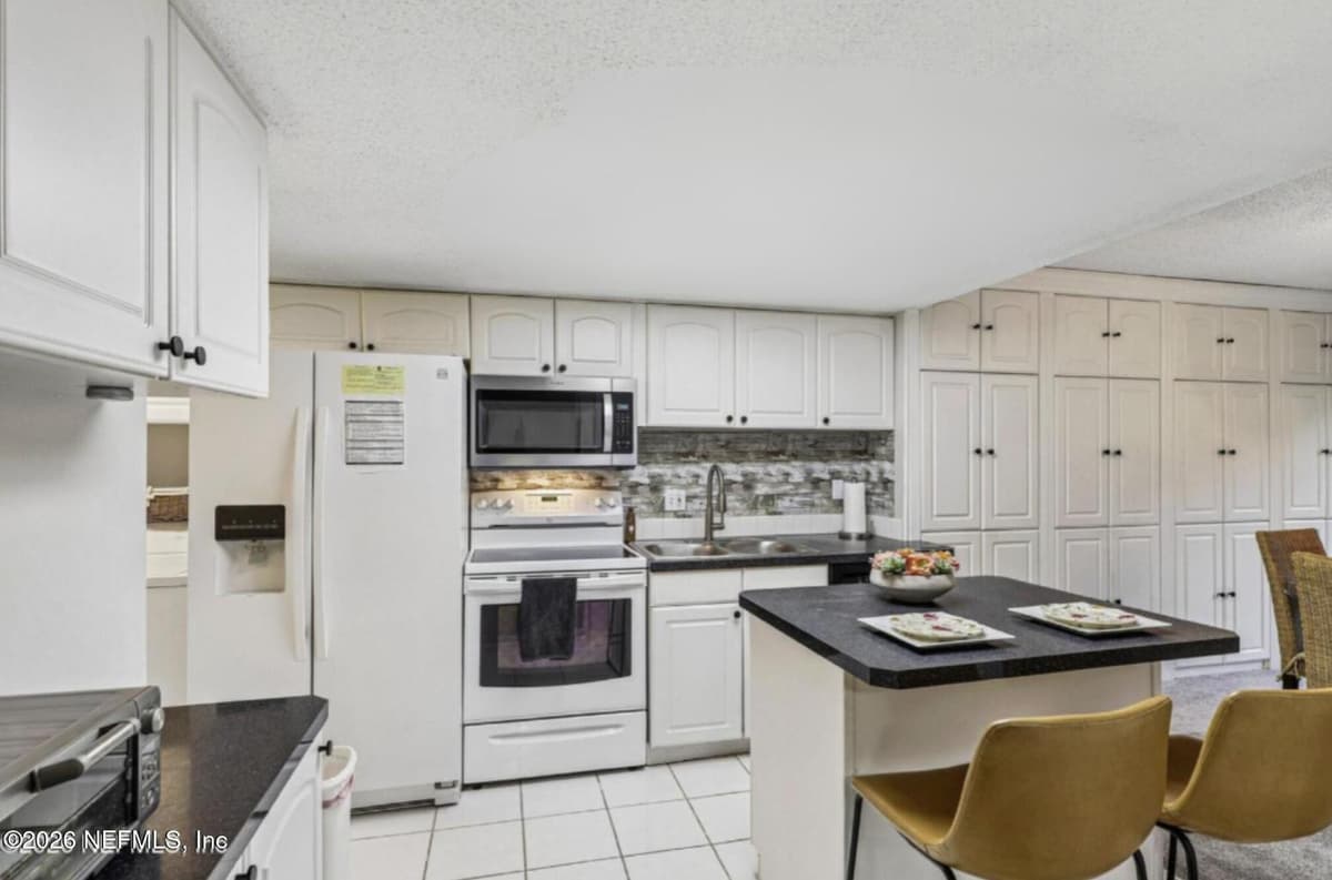 8719 COMO LAKE Drive 8719, Jacksonville, FL 32256, Jacksonville, FL - photo 2