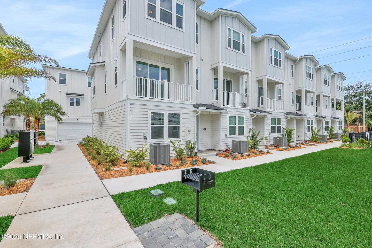1043 N 1ST Avenue, Jacksonville Beach, FL 32250