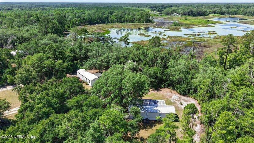 101 DIAMOND LAKE Drive, Crescent City, FL 32112