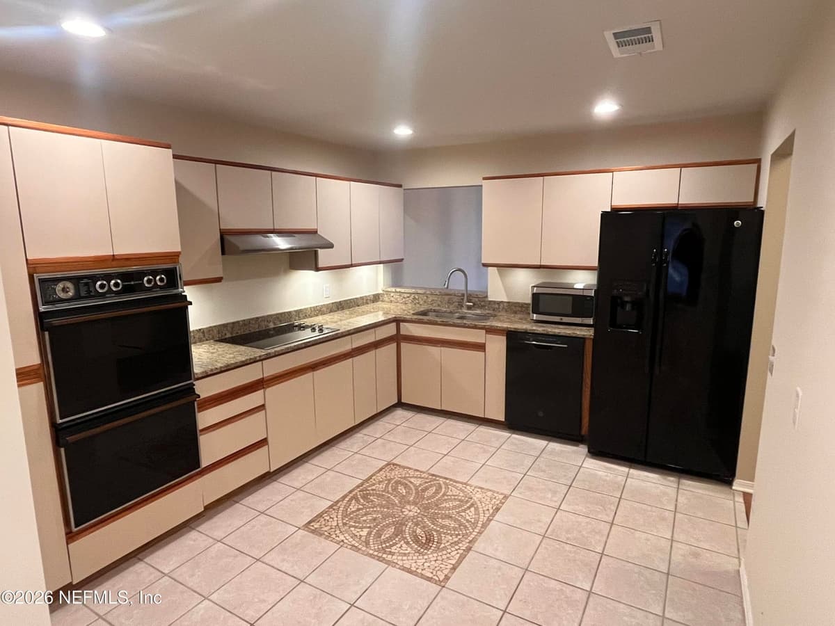 3820 LAVISTA Circle 113, Jacksonville, FL 32217, Jacksonville, FL - photo 3